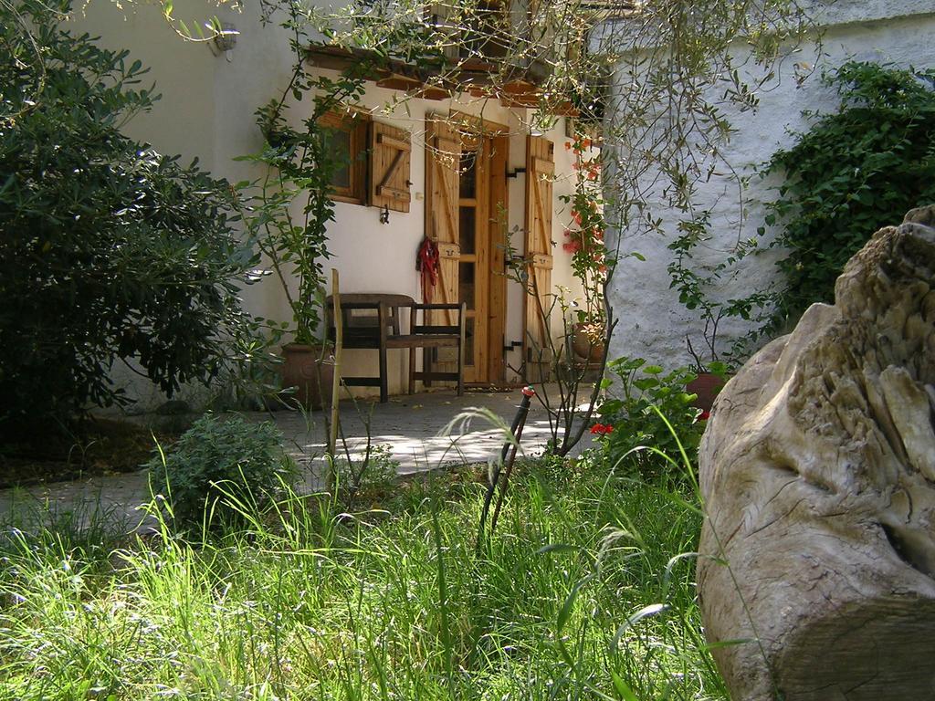 Studios Kyparissi & Spa Tyros Exterior photo