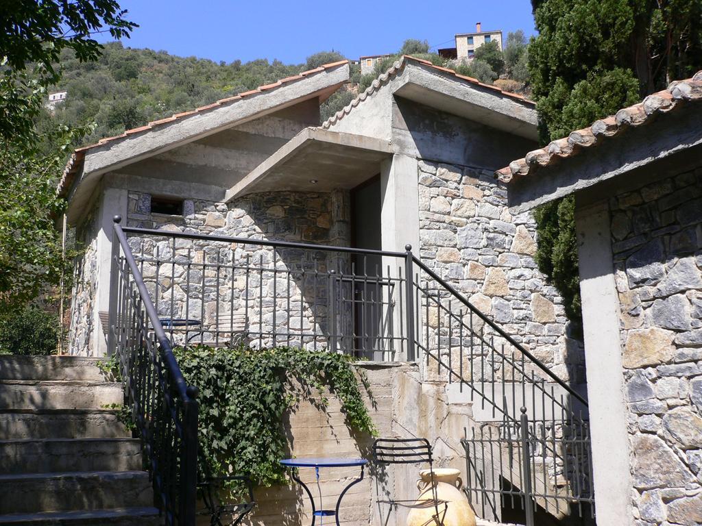 Studios Kyparissi & Spa Tyros Exterior photo