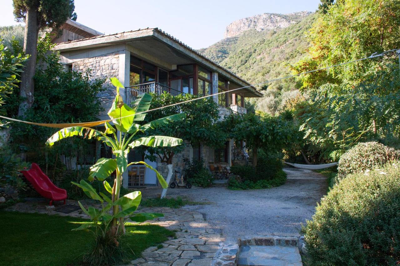 Studios Kyparissi & Spa Tyros Exterior photo
