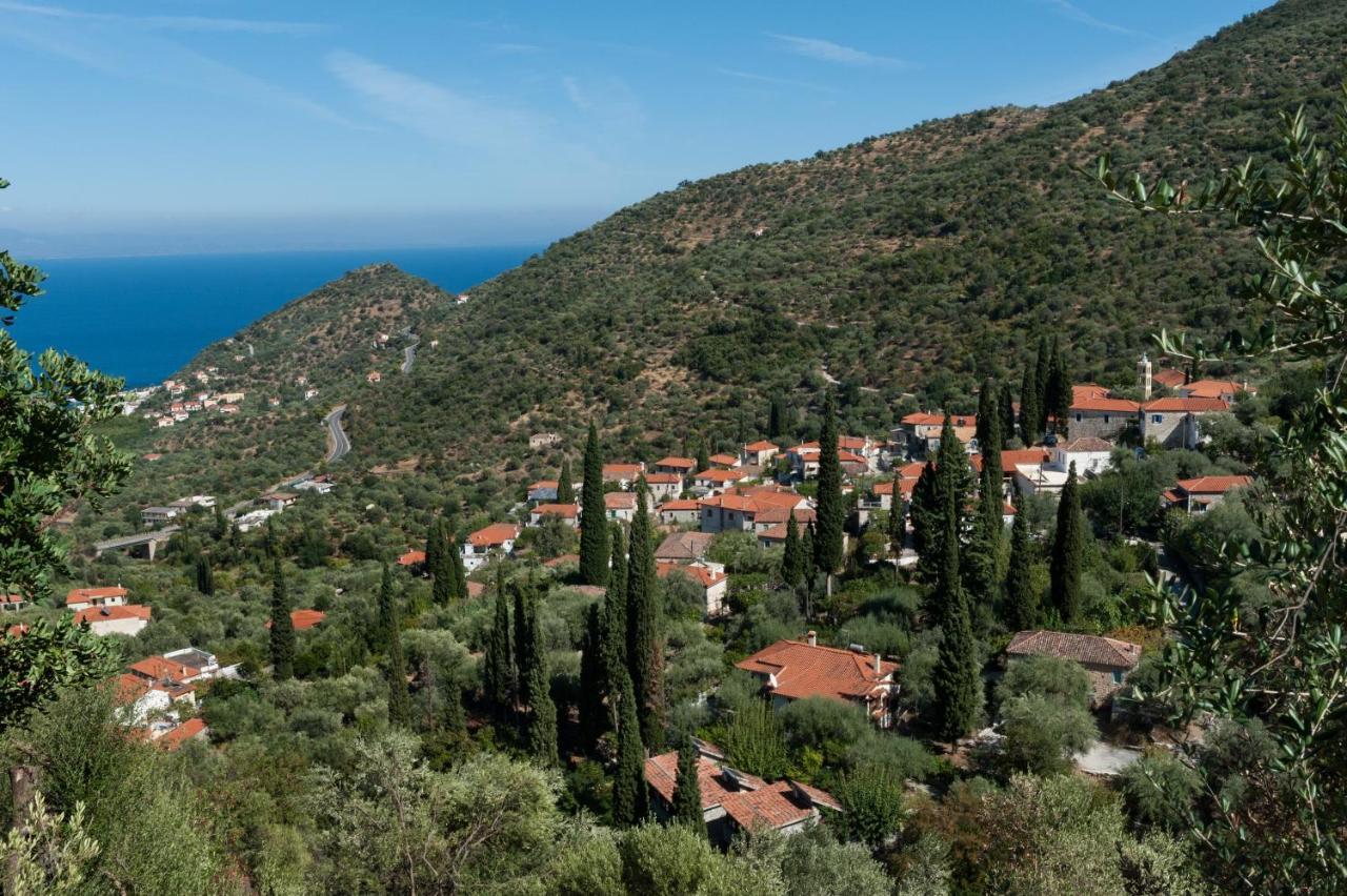 Studios Kyparissi & Spa Tyros Exterior photo