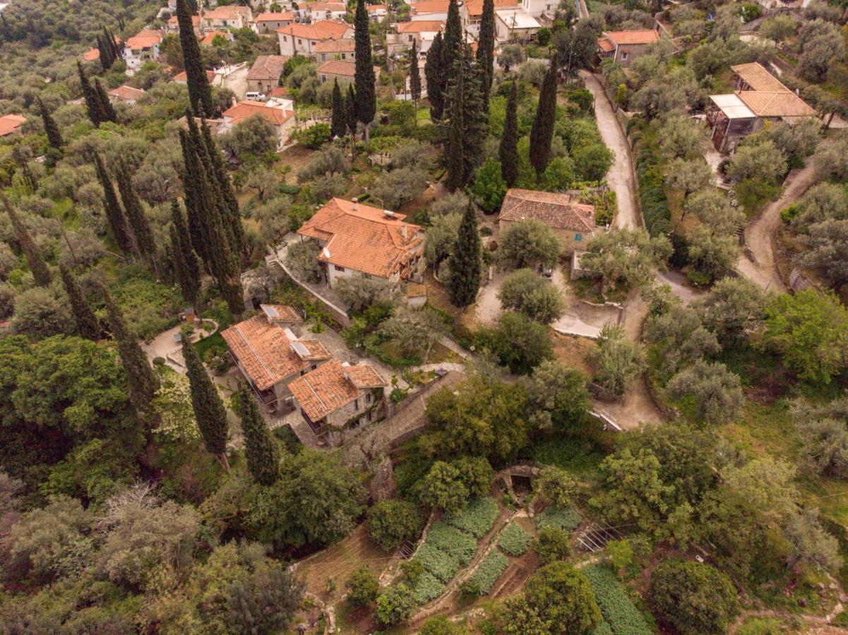 Studios Kyparissi & Spa Tyros Exterior photo